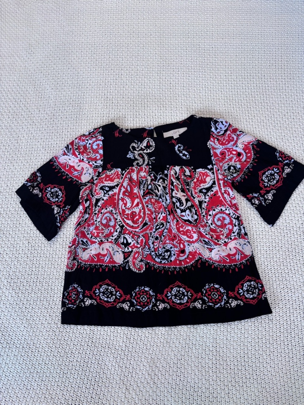 LOFT Black, Red & White Paisley Short Sleeve Blouse, Size XS Petite